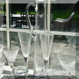 G04. William Yeoward 3-piece set. 